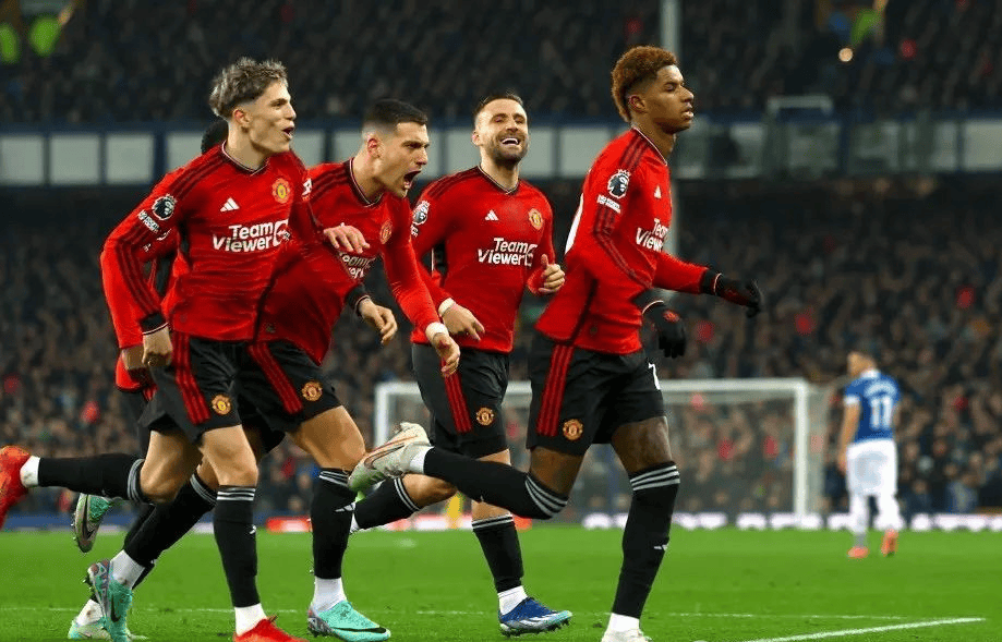 包含纽卡斯尔联队不敌曼城，无缘晋级半决赛的词条